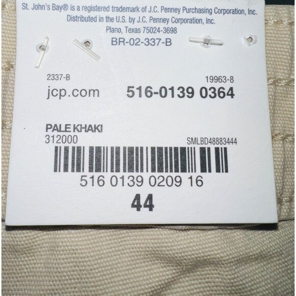 St. Johns Bay Men’s Pale Khaki Shorts 44 Pockets Cotton/Spandex Blend MSRP$40 - Picture 4 of 4